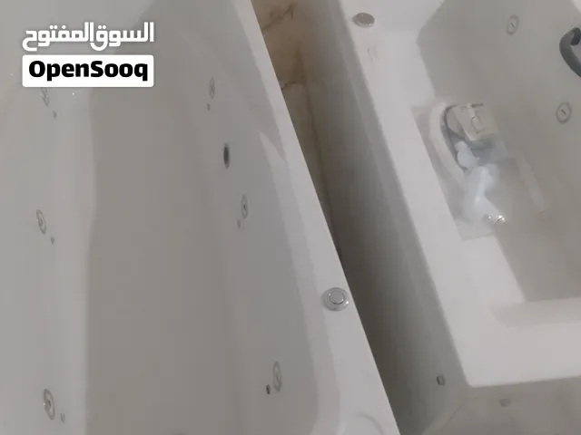 السلام عليكم عندي 2 جاكوزيات ايطاليات 1.70 للبيع بنفس الفاتورة الي شاريا بيھم كان في ح