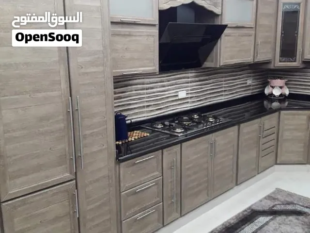 تنفيذ جميع الأعمال المتعلقه بالزجاج والالمنيوم والسيكوريت والفولدنج بالاضافه الى الصيانه