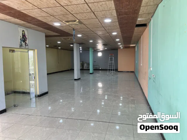 طابق اول في شارع الوفود مساحه 260 متر مربع جاهز مع صحيات جاهزه مع درج خارجي مباشر الشارع معزول مع و