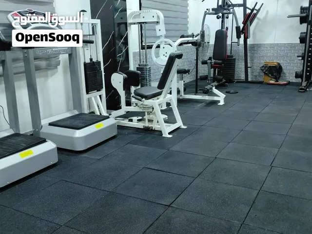 ارضيات ربر كوشوك مخصصة للانديه الرياضيه خامه sbr العاليه المواصفات سماكه 1 سم ونص
