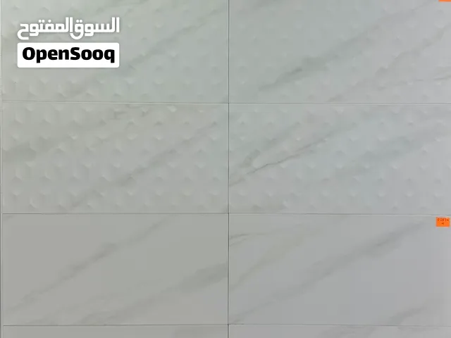 بلاط دورات المياه والمطابخ بأحجام وتشكيلات متنوعة