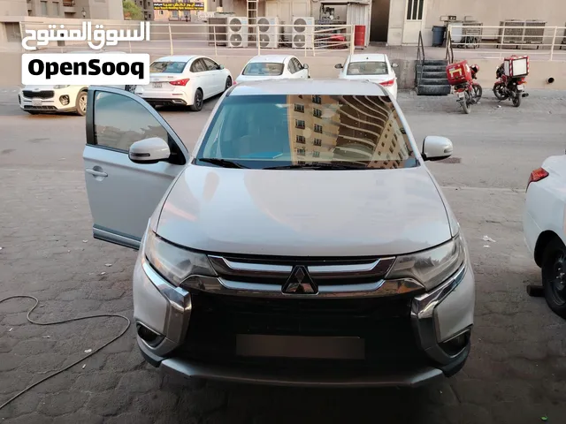 Mitsubishi outlander 2016 4wd in mint condition for sale ميتسوبيشي اوتلاندر 2016 بحالة ممتازة للبيع
