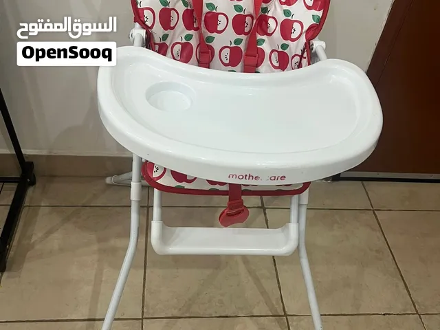 كرسي طعام الأطفال