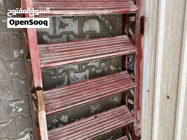 سلم طابق ثاني