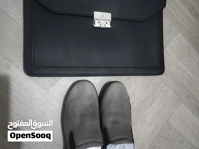 جزمة وحقيبة صناعة فرنسية ب20000 الف