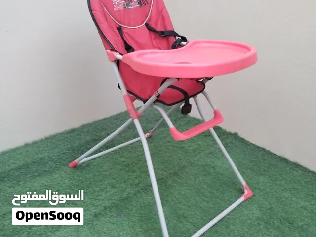 كرسي أكل للأطفال بحالة ممتازة جداً! ماركه جونيور