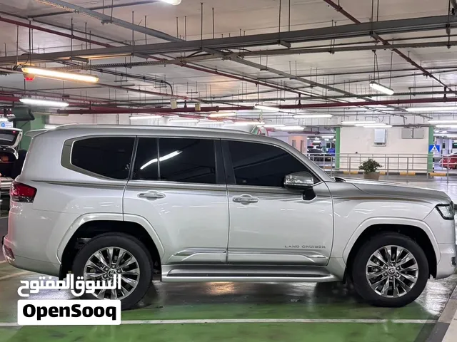 Used Toyota Land Cruiser in Muscat