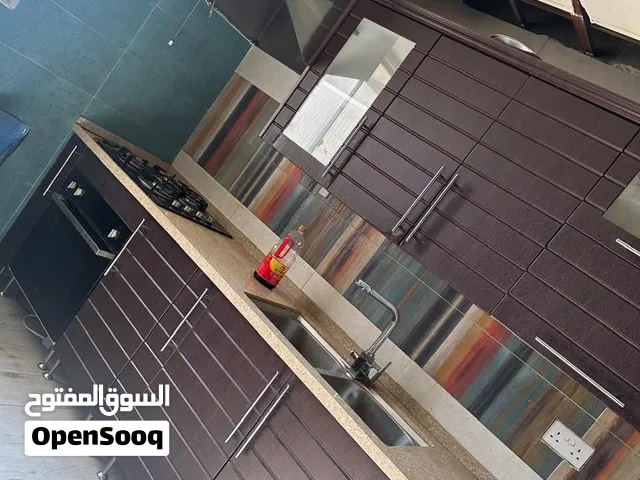 مطبخ مستعمل للبيع مع ملحقاته – بحالة جيدة