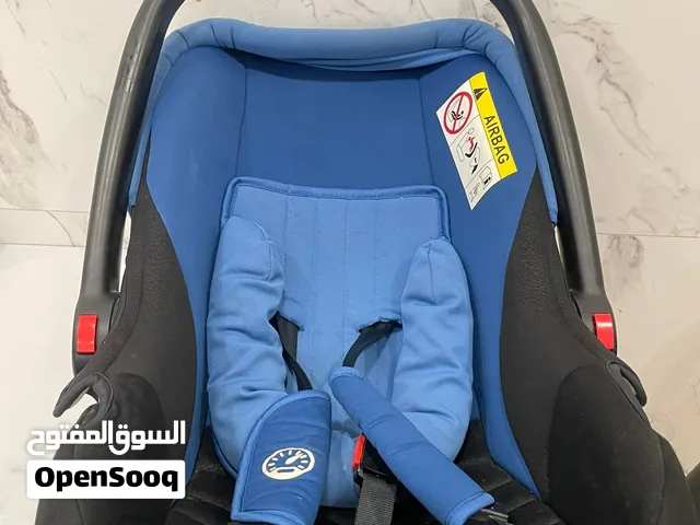 كرسي اطفال ماركه جونيو سبب البيع الطفل مارضى يجلس فيه