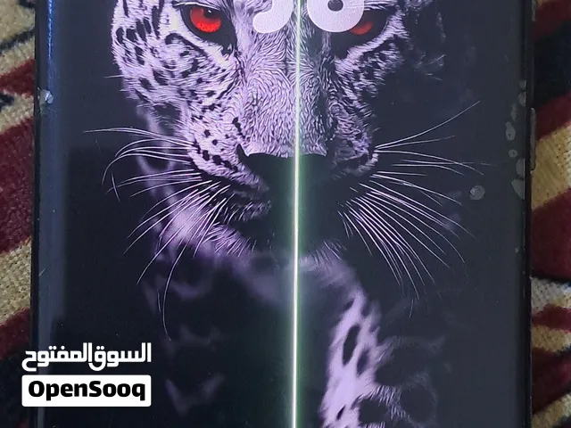 اس 21الترا  التلفون محلي دبل شفرة ذاكره 256 الرام 12 يخدم 100% عيبه خط في الشاشه وشق بسيط