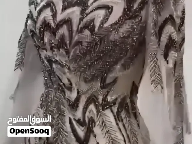 فستان مستخدم مره واحده فقط