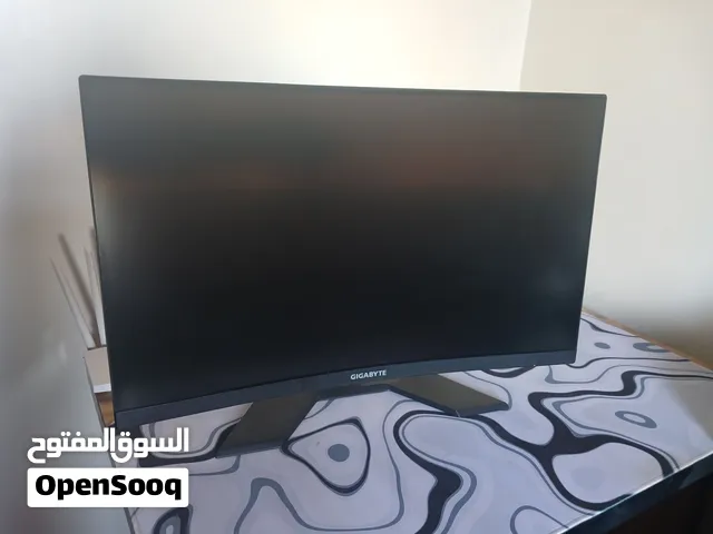شاشة العاب للبيع مع ماوس وكيبورد وسمعات بي 2000دينار