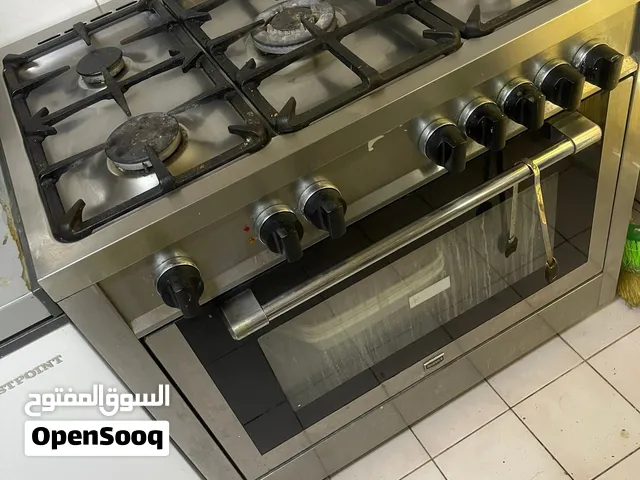 فرن غاز ماركة مايتاج واير فراير وخزائن مطبخ