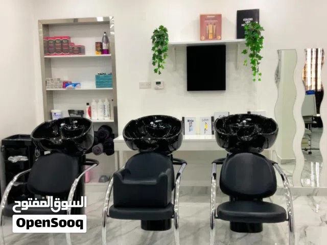 للبيع صالون نسائي الفنطاس شارع المطاعم نفس بناية صيدلية الوزان على شقتين بمساحة 240م2
