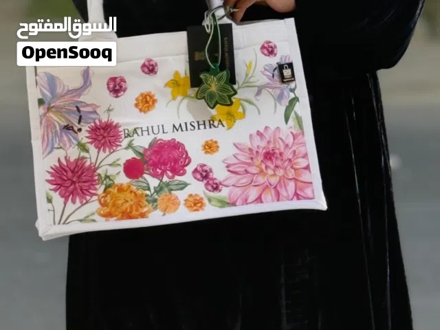 شنطة Rahul Mishra بنقشة ورود – جديدة Rahul Mishra Floral Tote Bag – Brand New