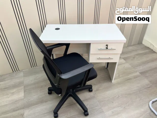 مكتب مع كرسي أنيق  مكتب عملي وأنيق يعطي لمسة فخامة لمكانك  مكتب +كرسي