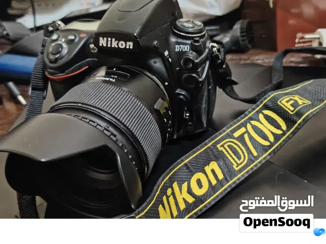 نيكون d700 فل فريم بحالة ممتازة جدا  من أفضل الكاميرات لكل انواع التصوير وضوح عالي و الوان خيالية