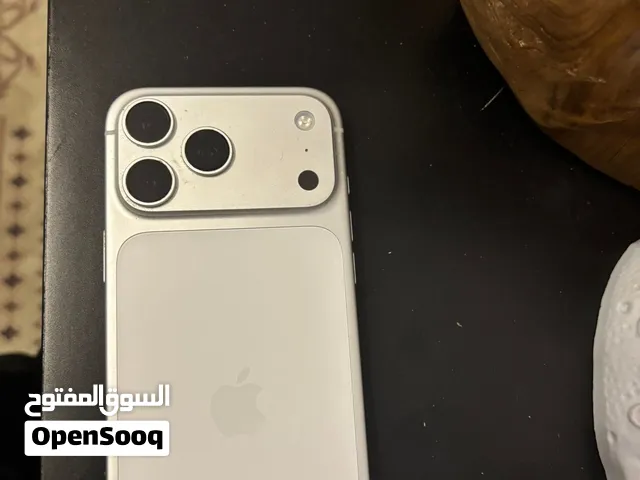 ايفون 17pro max ما صارله شهرين