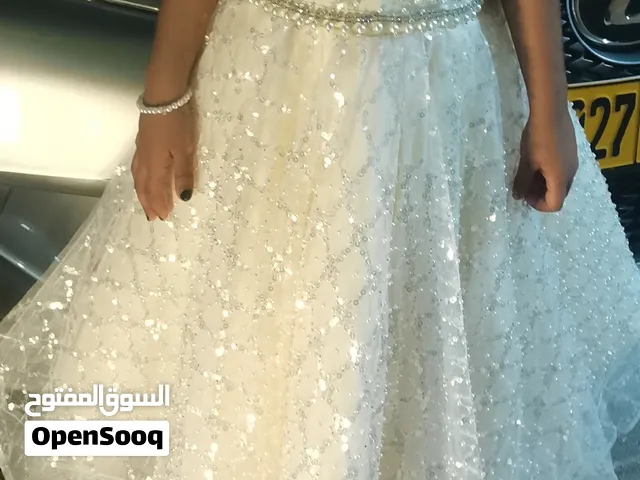 ملبوس مره فقط من عمر 6ل8 سنوات