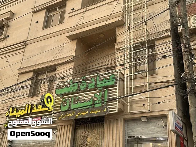 بنايه حديثه مع وجود مصعد الطابق الثالث والرابع يصلح مكاتب او عيادات