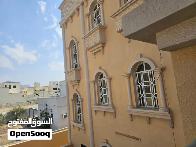 شقة أرضية مع حوش مستقل
