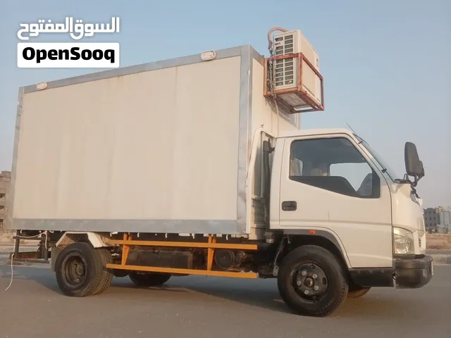 للبيع بقالة متنقلة
