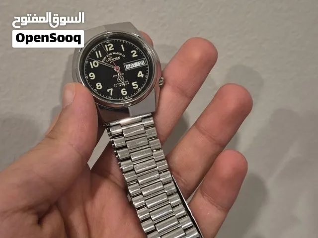 ساعة ويست اند قديمة