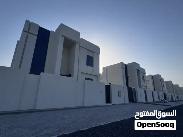 فيلا للبيع صحار / العوينات