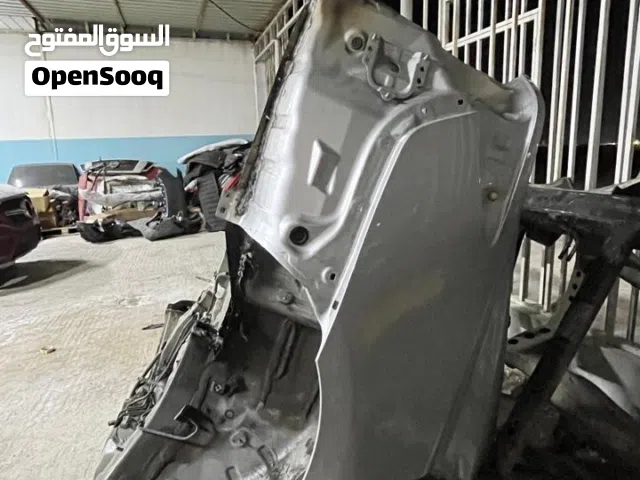 للبيع متجار خلف جهة اليمين وكاله اصلي لكزس Es350 2017