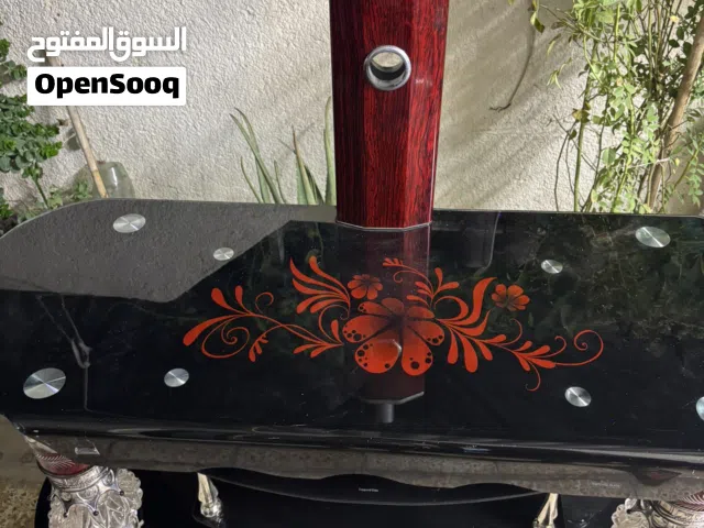 ميز تليفزيون مستعمل للبيع