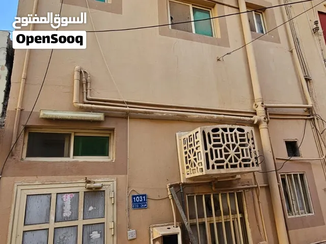 للبيع مبنى في المحرق بالقرب حديقة الكازينو