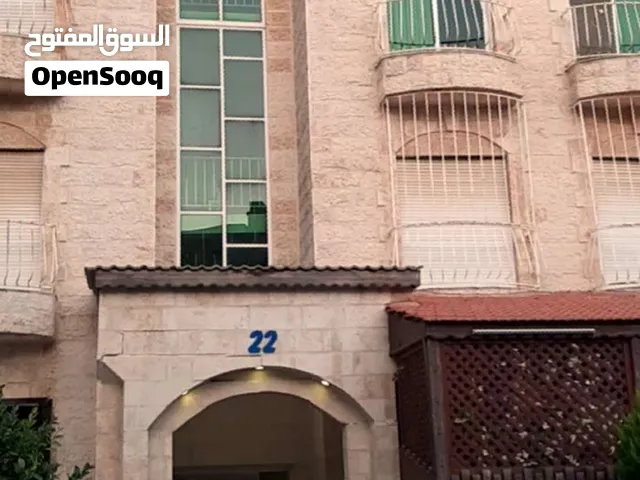 شقه للبيع ...156 3حمامات..3غرف نومتمطبخ مفتوح على الجلوس..مصعد كراج ط ثالث واخير.