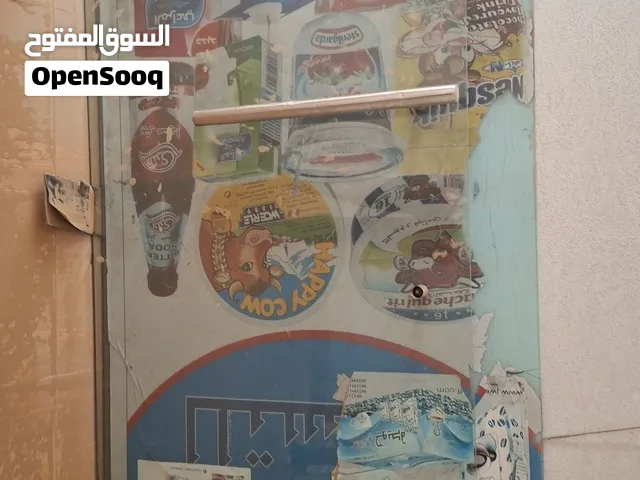 باب زوجاجي مرش حراري موجود منه تلاته قطع ربي يبرك مش مستعملة هلبااااااا