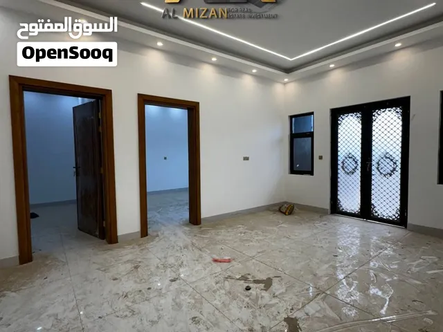 عقار حديـــث للايجــار عبارة عن دور ارضيات عدد (2) وشقق طابق اول عدد (4) في البصرة - حي صنعاء