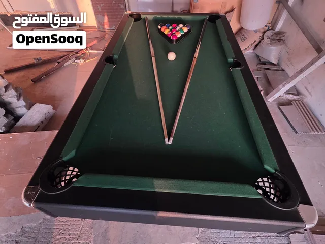 طاولة بليارد حجم صغير 6انش استعمل بسيط شبه جديد مع جميع ملحقاتها