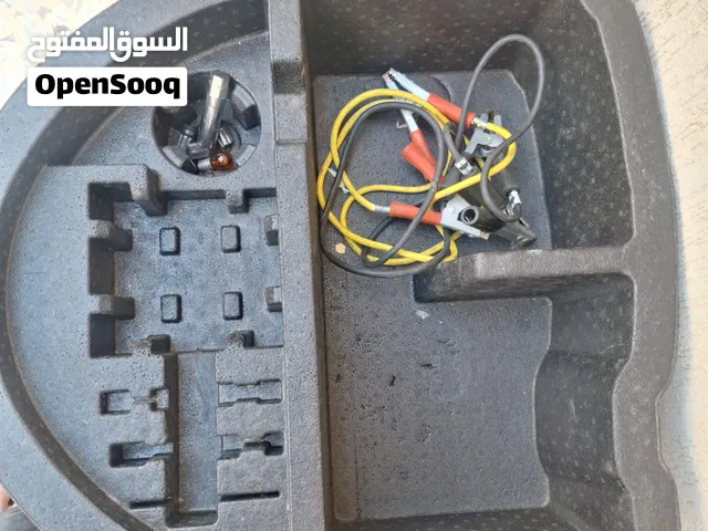 منظم صندوق كيا فورتي  . يتمشي مع معظم سيارات  منظم كريك