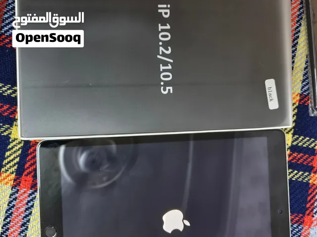 آيباد 9 10.2 إنش من أبل بحالة مستعملة بسعة 64 جيجابايت لعمر 1-2 سنة معه كيبورد  لاصق كفراصلي في مجال