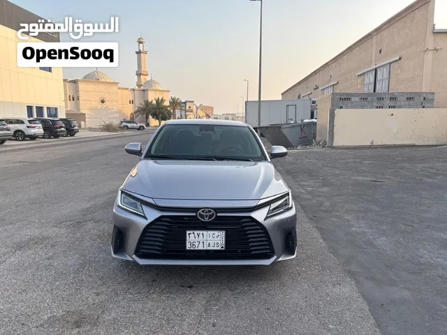 Toyota yaris Y plus 2