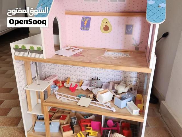 بيت دمي خشبي