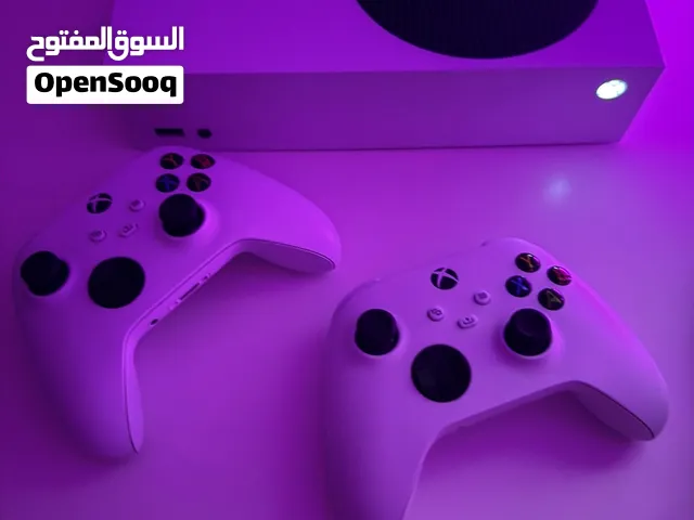 XBOX Series s + 2 يدتين