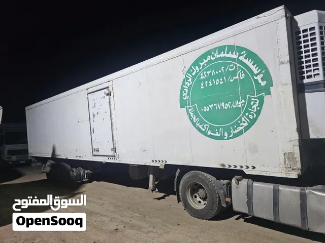 براد شيمست موجود في عدن