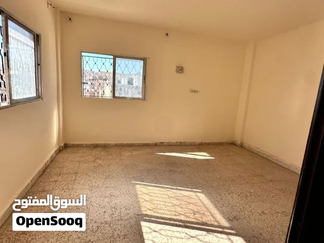 للبيع عمارة سكنية في الزرقاء بسعر مغري جدآ