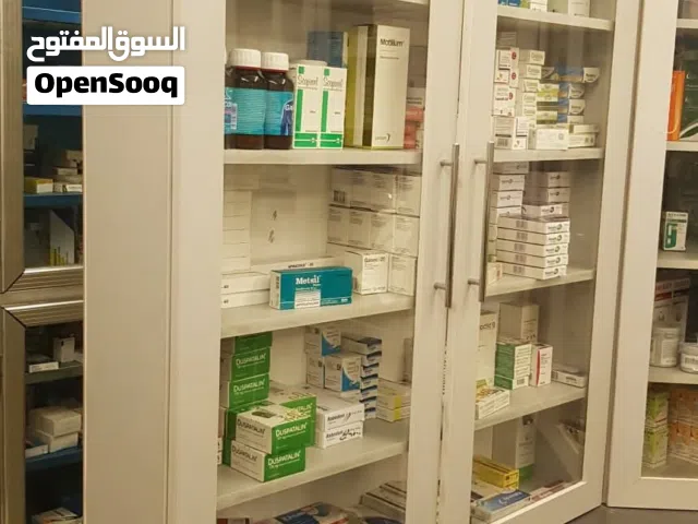 اثاث صيدلية للبيع بسعر مناسب