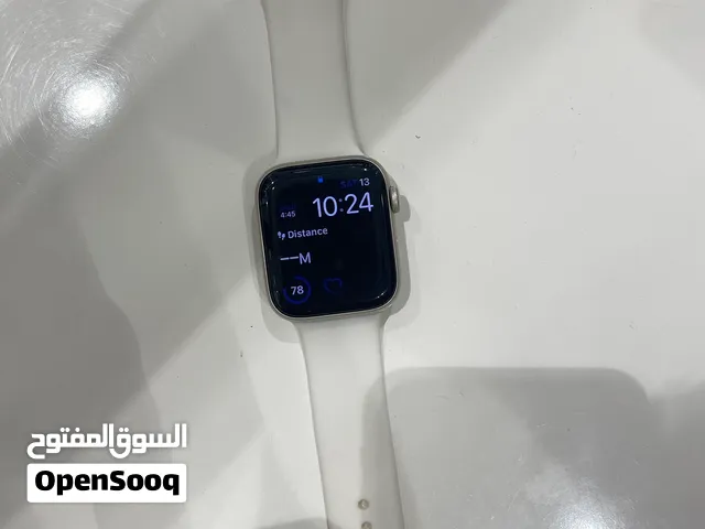 ساعة ابل SE الجيل الثاني بحالة ممتازة جدا ونظيف الحجم 44