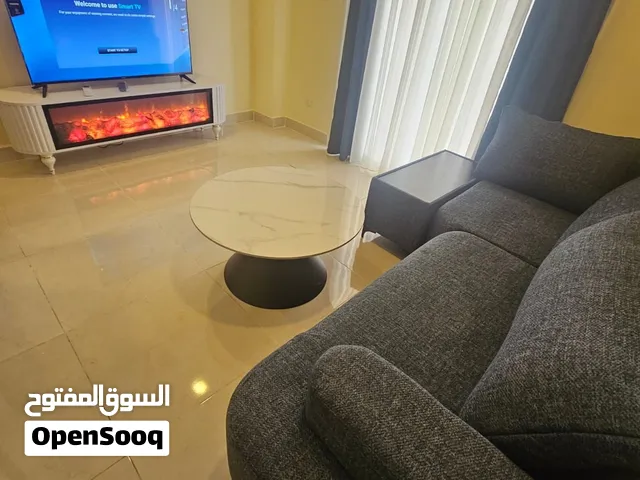 شقة للايجار اثاث جديد اطلالة خلابة