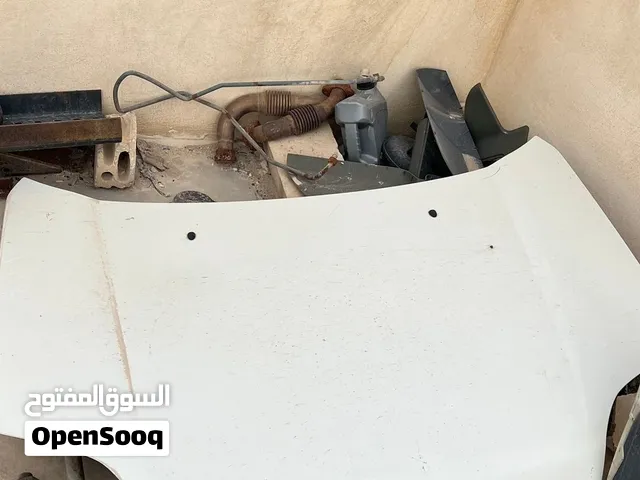 غطا محرك نيسان اكستريل 2009 للبيع بحالة الوكالة