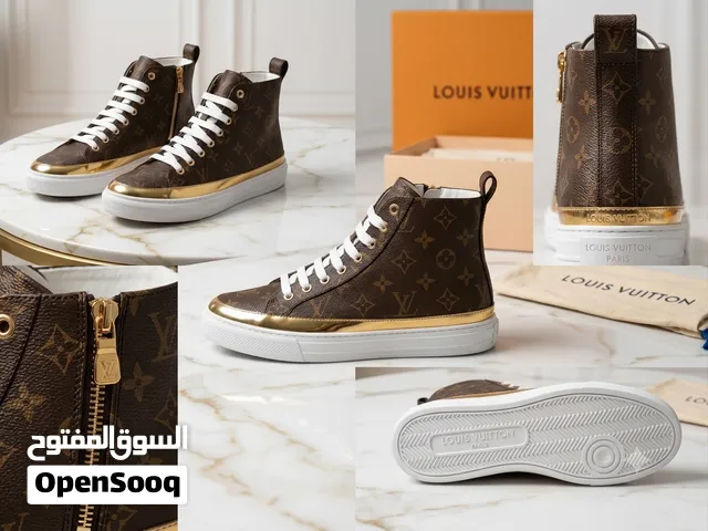Louis Vuitton. Brand new, original. Very attractive price. Louis Vuitton