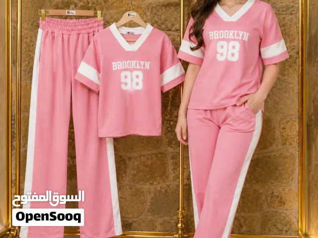 طقم نسائي  .