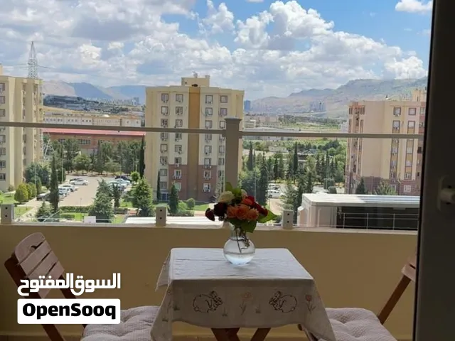 ميز وكراسي