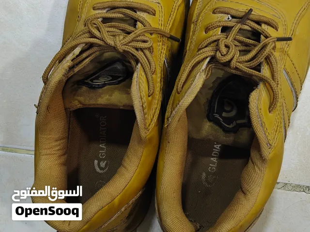 2 safety shoes for sale from gladiator brand in excellent condition...